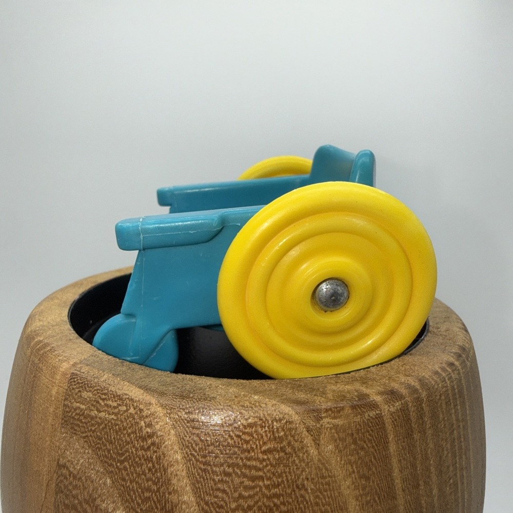 Fisher Price Little People Green WHEELCHAIR Accessory Piece from 1995 - Picture 3 of 7